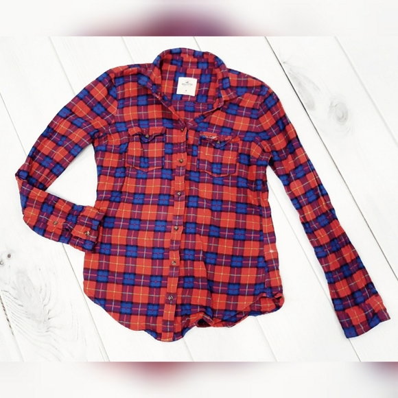 HOLLISTER Vintage Red & Blue Plaid Flannel Button-up Shirt - Picture 2 of 12